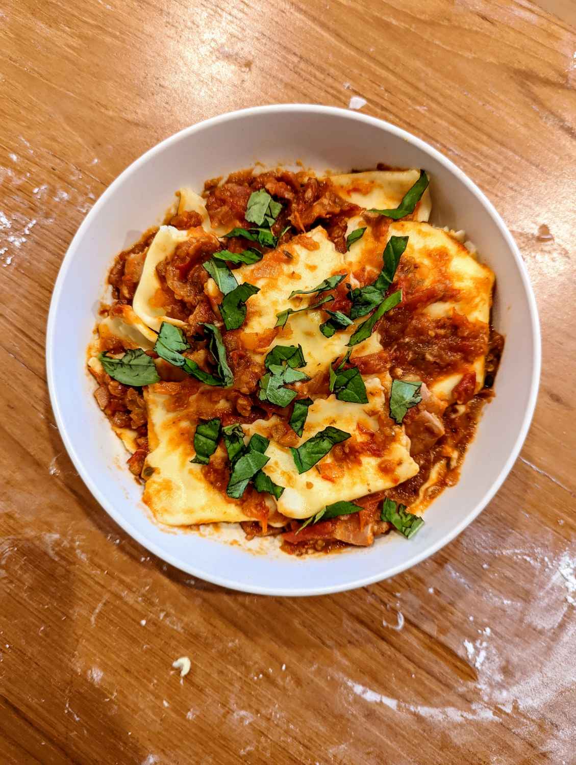 Cheesy Ravioli with Tomato Sauce